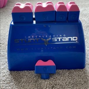 cheerleading stunt stand